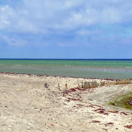 Holiday home 3 Bedroom Awesome In Glesborg Fjellerup Strand
