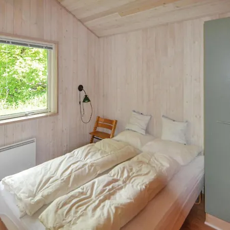 3 Bedroom Awesome In Glesborg Fjellerup Strand